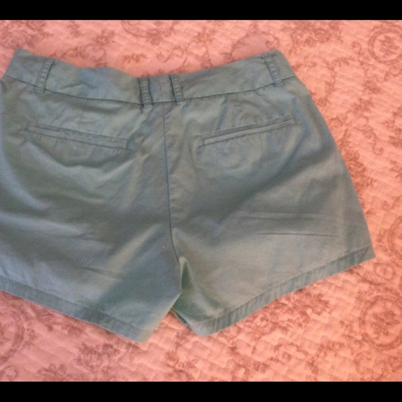 Size four? Lucky you - GRAB these J CREW shorts! - Picture 6 of 6